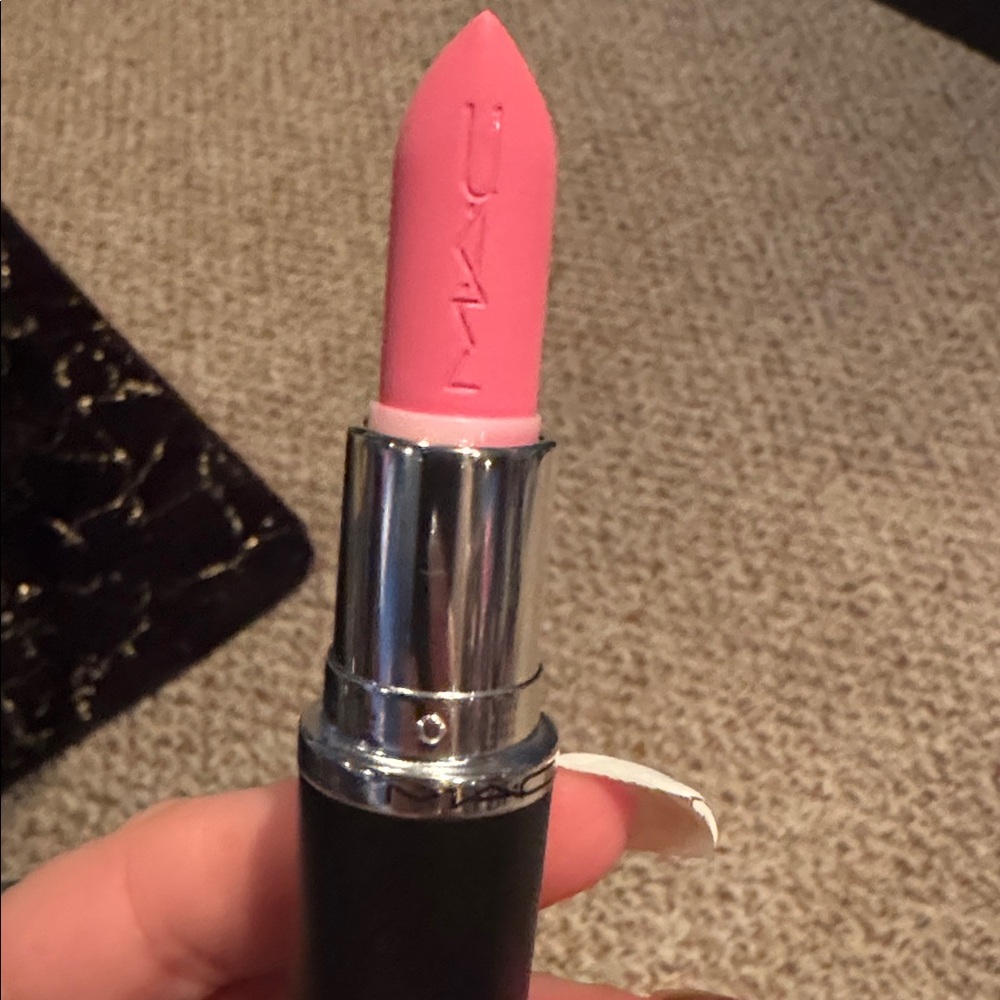 BNIB M-A-Cximal Silky Matte Lipstick Shade Lipstick Snob light neutral pink